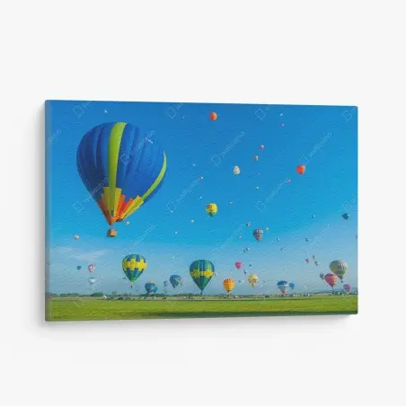 Cuadro en lienzo amanecer en Chambley con globos aerostáticos sobre el campo – Pixers®