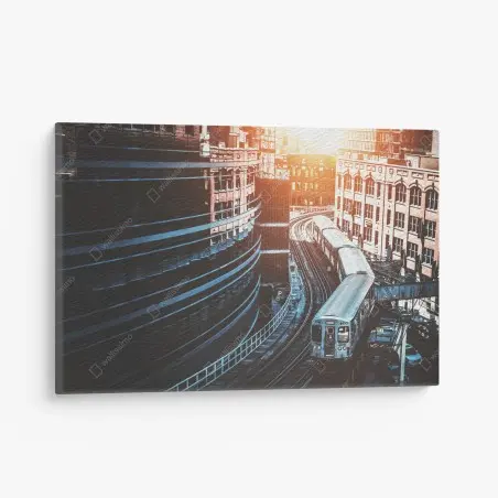 Cuadro en lienzo atardecer urbano: tren elevado en el Loop de Chicago – Pixers®