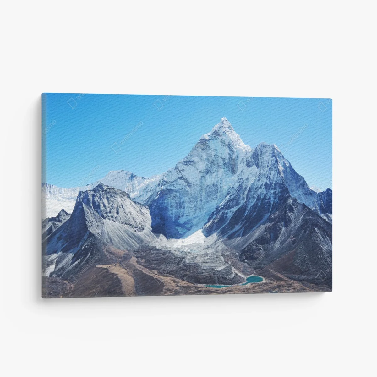 Cuadro en lienzo majestuosa montaña nevada con lago alpino – Pixers® Cuadro en lienzo majestuosa montaña nevada con lago alpino – Pixers®