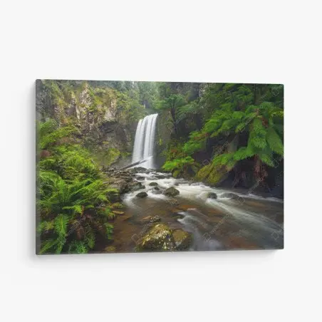 Cuadro en lienzo cascada en bosque de helechos – Pixers®