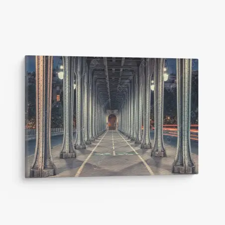 Cuadro en lienzo simetría nocturna bajo puente metálico – Pixers®