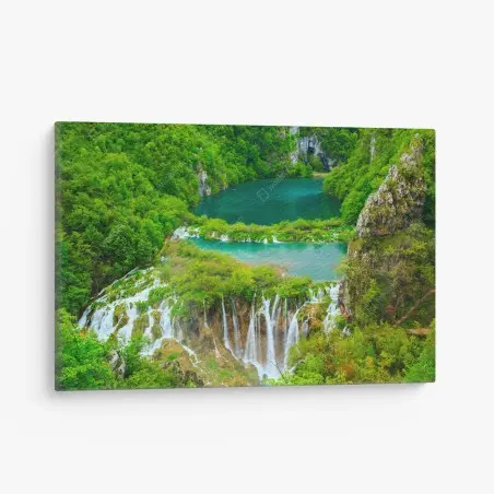 Cuadro en lienzo lagos esmeralda y cascadas en bosque exuberante – Pixers®