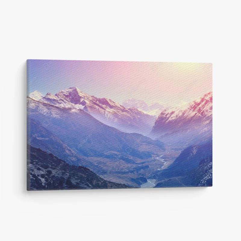 Cuadro en lienzo amanecer rosa en el valle montañoso