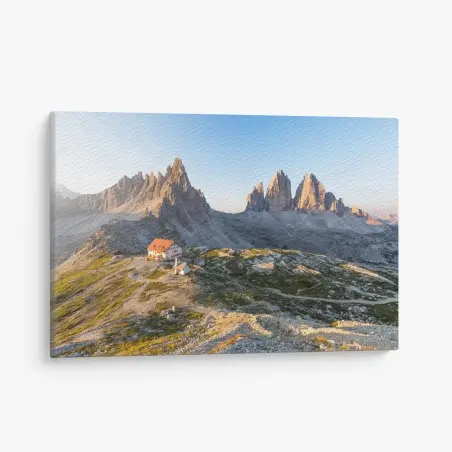 Cuadro en lienzo amanecer en los Dolomitas: luz dorada sobre las cimas – Pixers®