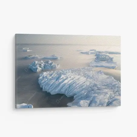 Cuadro en lienzo amanecer sobre icebergs en el Ártico – Pixers®