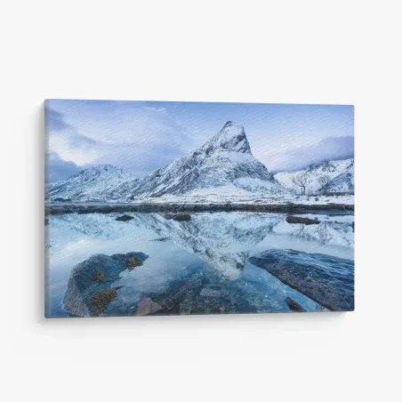 Cuadro en lienzo reflejos nevados en Noruega – Pixers®