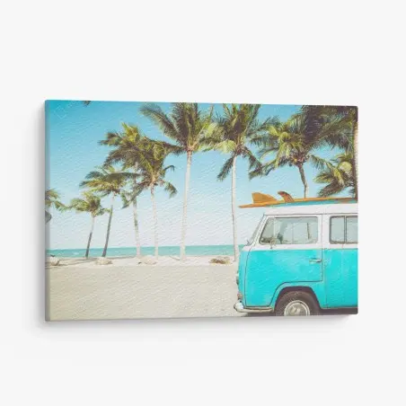 Cuadro en lienzo escena retro en la playa con furgoneta y tabla de surf – Pixers®