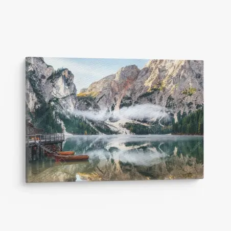 Cuadro en lienzo lago alpino con barcas y reflejo sereno – Pixers®