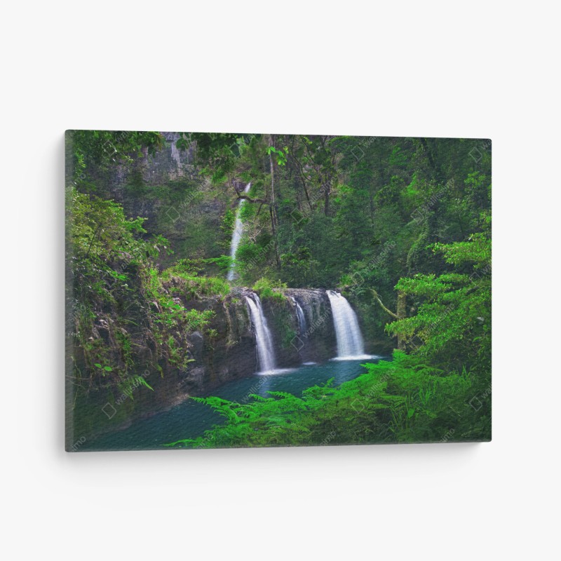 Cuadro en lienzo cascada esmeralda en bosque tropical