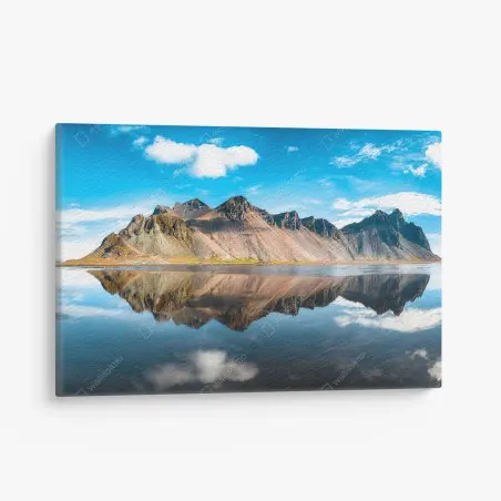 Cuadro en lienzo reflejos de Vestrahorn en Stokksnes – Pixers®