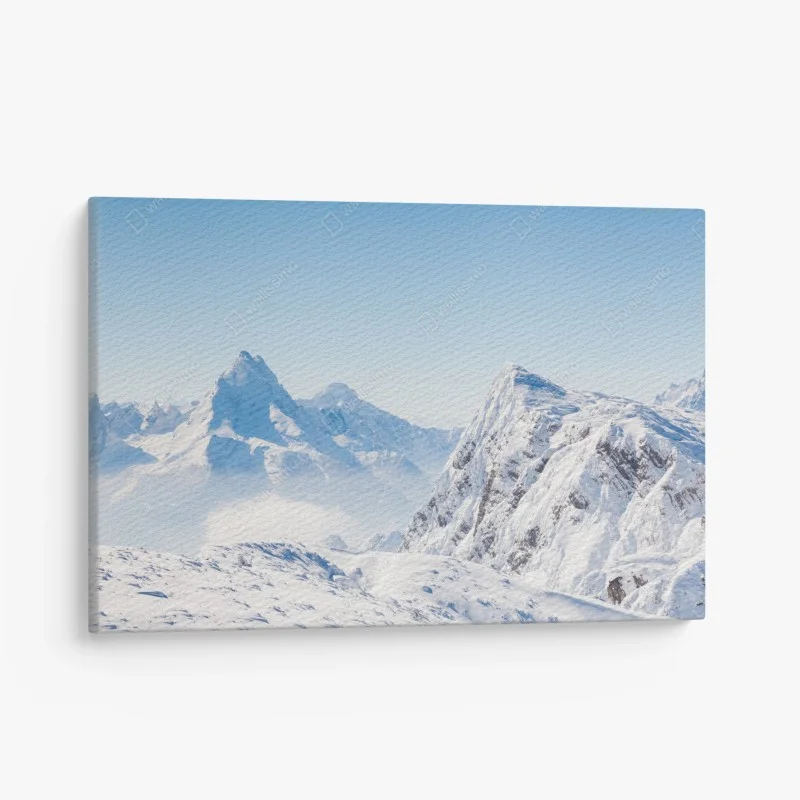 Cuadro en lienzo paisaje invernal de montañas nevadas