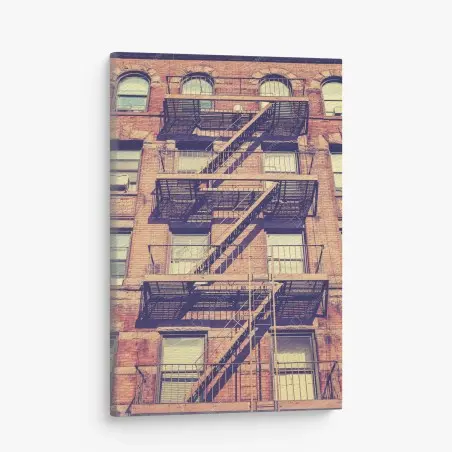 Cuadro en lienzo fachada vintage con escaleras de incendios en Nueva York – Pixers®