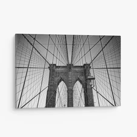 Cuadro en lienzo perspectiva arquitectónica del puente de Brooklyn en blanco y negro – Pixers®
