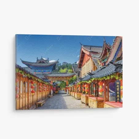 Cuadro en lienzo calle tradicional de Lijiang, China bajo linternas rojas – Pixers®