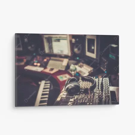 Cuadro en lienzo consola de estudio con auriculares – Pixers®