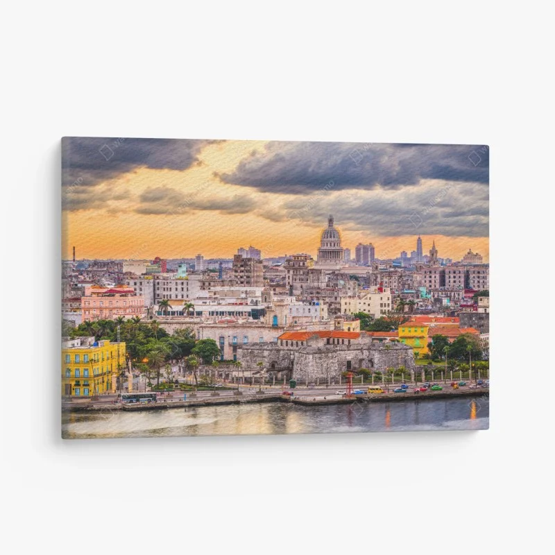 Cuadro en lienzo amanecer sobre el centro de La Habana
