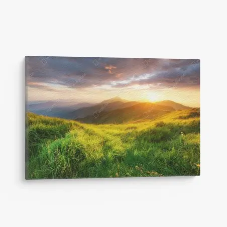 Cuadro en lienzo amanecer dorado en el valle montañoso – Pixers®