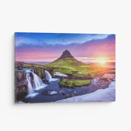 Cuadro en lienzo amanecer en Kirkjufell, belleza natural de Islandia – Pixers®