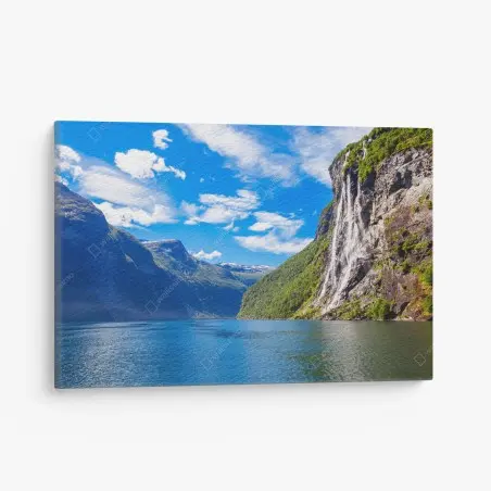 Cuadro en lienzo impresión panorámica de la cascada Las Siete Hermanas en Geiranger – Pixers®