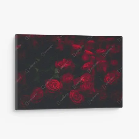Cuadro en lienzo ramillete de rosas rojas en penumbra – Pixers®