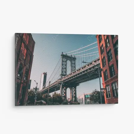 Cuadro en lienzo impresión urbana: puente de Manhattan y fachadas de ladrillo – Pixers®