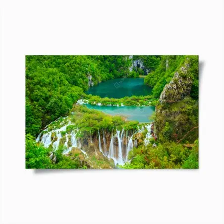 Póster lagos esmeralda y cascadas en bosque exuberante – Pixers®