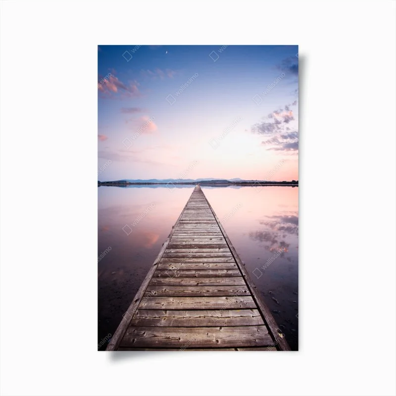 Póster muelle hacia el horizonte al atardecer
