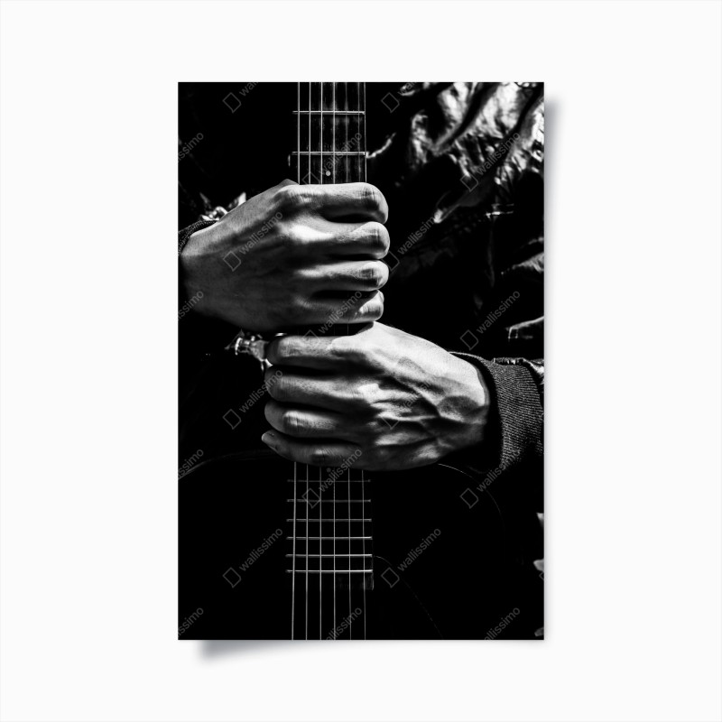 Póster manos sobre la guitarra, contraste en blanco y negro
