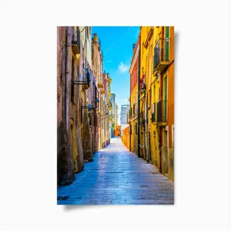 Póster calle colorida en casco antiguo mediterráneo – Pixers®