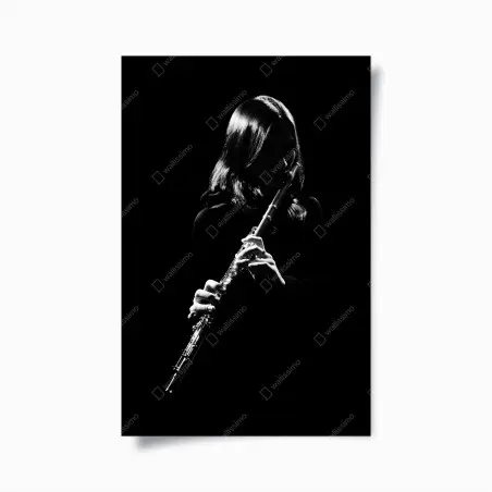 Póster flautista en contraluz, retrato en blanco y negro – Pixers®