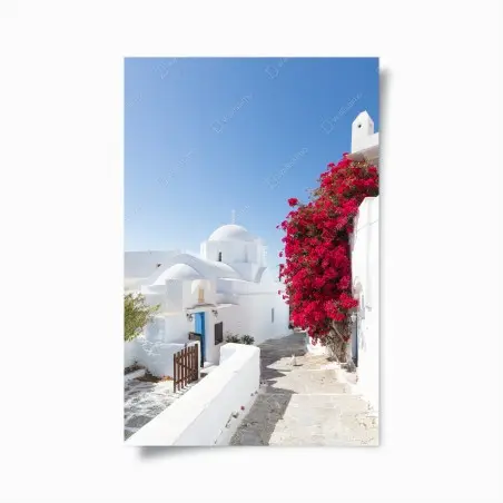 Póster encanto mediterráneo: calle blanca con buganvillas – Pixers®