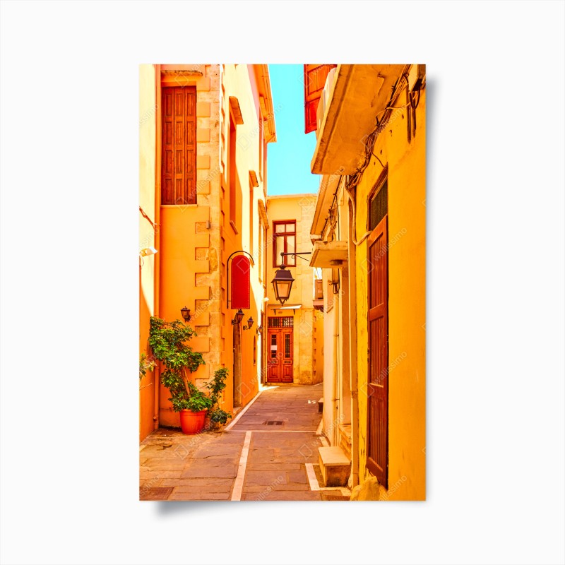 Póster calle estrecha de Rethymno bañada por el sol