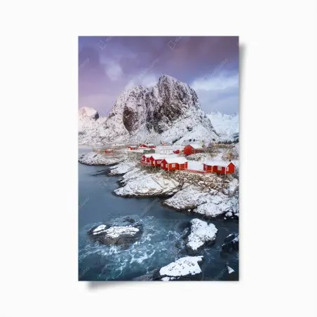 Póster paisaje costero nevado con casas rojas – Pixers®