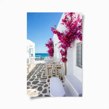 Póster rincón Mediterráneo con buganvillas junto al mar – Pixers®
