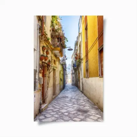 Póster calle pintoresca del centro de Brindisi – Pixers®