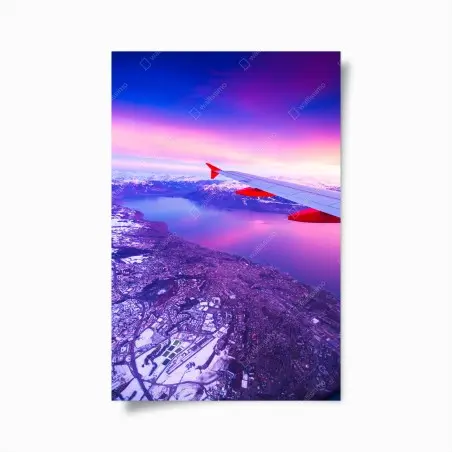 Póster amanecer púrpura sobre lago y montañas desde el avión – Pixers®