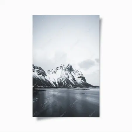 Póster serenidad en la montaña nevada – Pixers®