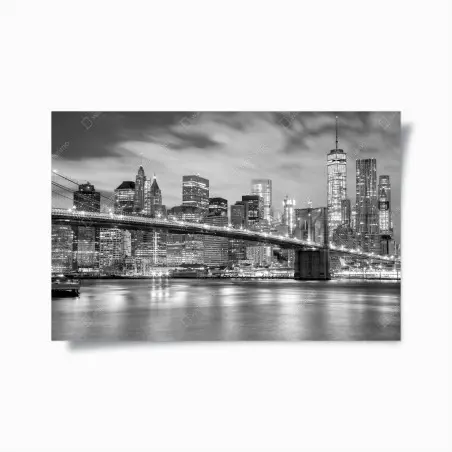 Póster Manhattan nocturna en blanco y negro: puente y rascacielos – Pixers®