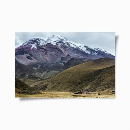 Póster paisaje montañoso nevado con valle dorado – Pixers®