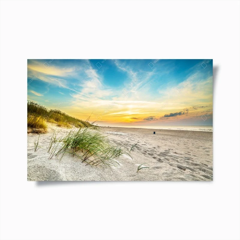 Póster atardecer sereno en la playa