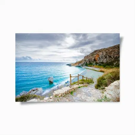 Póster costa tranquila con cala y sendero rocoso – Pixers®