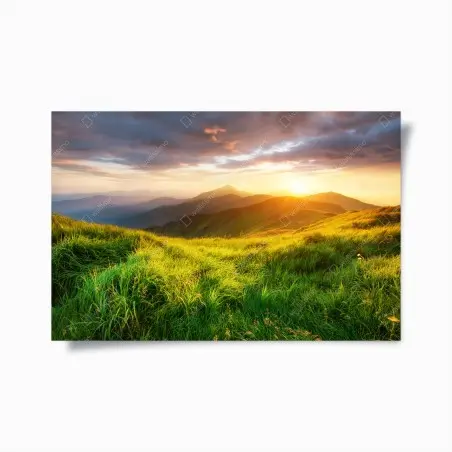 Póster amanecer dorado en el valle montañoso – Pixers®