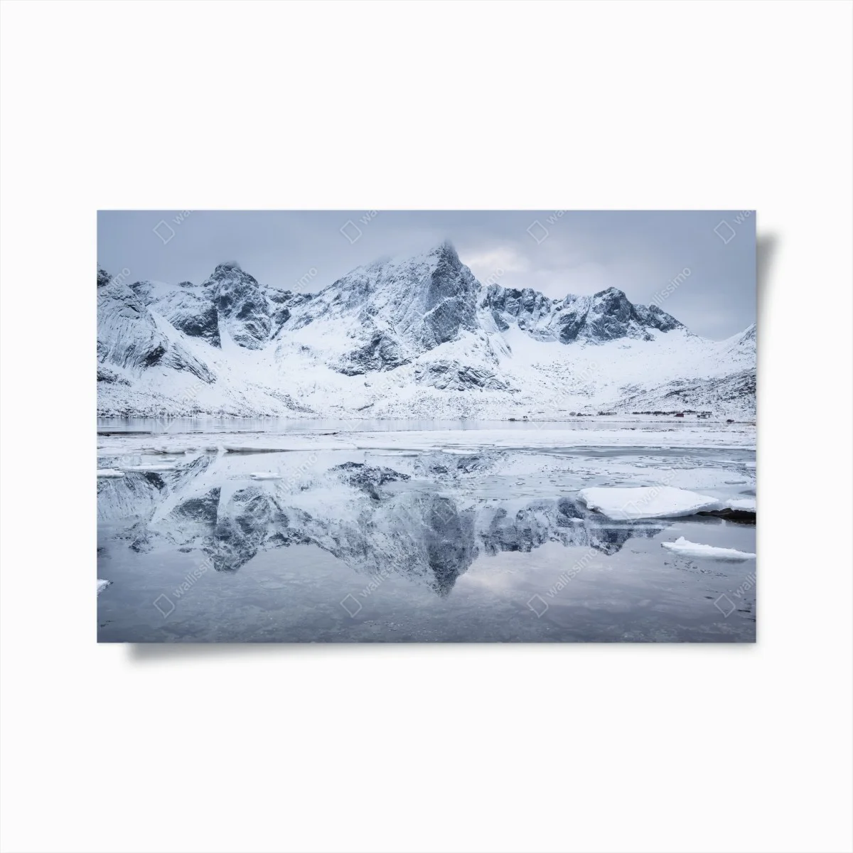 Póster reflejo helado en las montañas de Noruega – Pixers® Póster reflejo helado en las montañas de Noruega – Pixers®