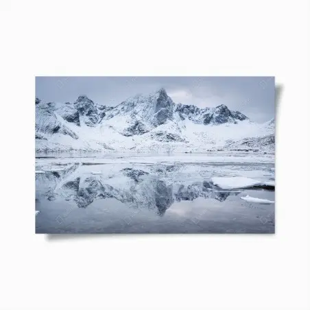 Póster reflejo helado en las montañas de Noruega – Pixers®