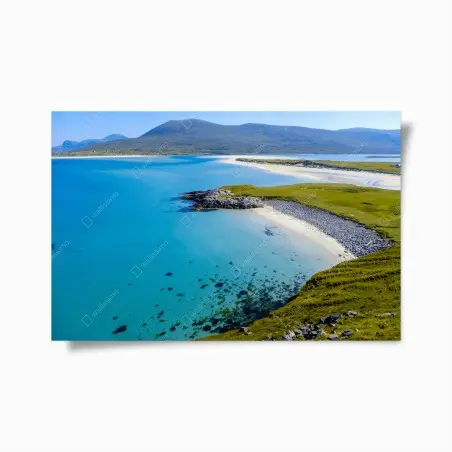 Póster playa de aguas turquesa y acantilados verdes – Pixers®