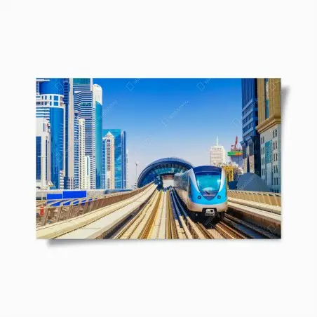 Póster tren metropolitano entre rascacielos – Pixers®