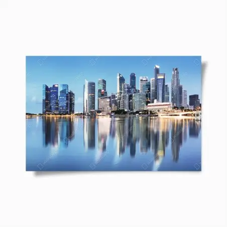 Póster panorámica del horizonte urbano reflejado en el agua – Pixers®