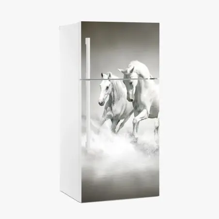 Pegatina para frigorífico trío de caballos blancos galopando sobre el agua – Pixers®