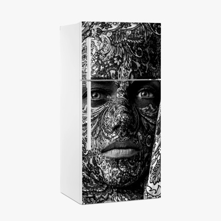 Pegatina para frigorífico rostro cubierto de motivos florales en blanco y negro – Pixers®