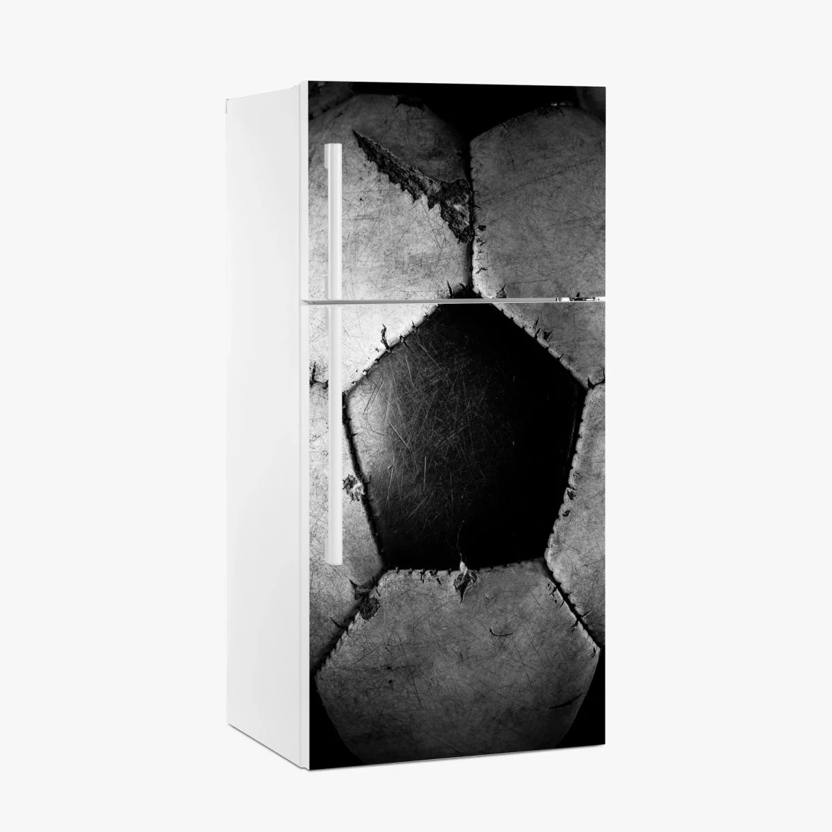 Pegatina para frigorífico balón de fútbol desgastado en blanco y negro – Pixers® Pegatina para frigorífico balón de fútbol desgastado en blanco y negro – Pixers®